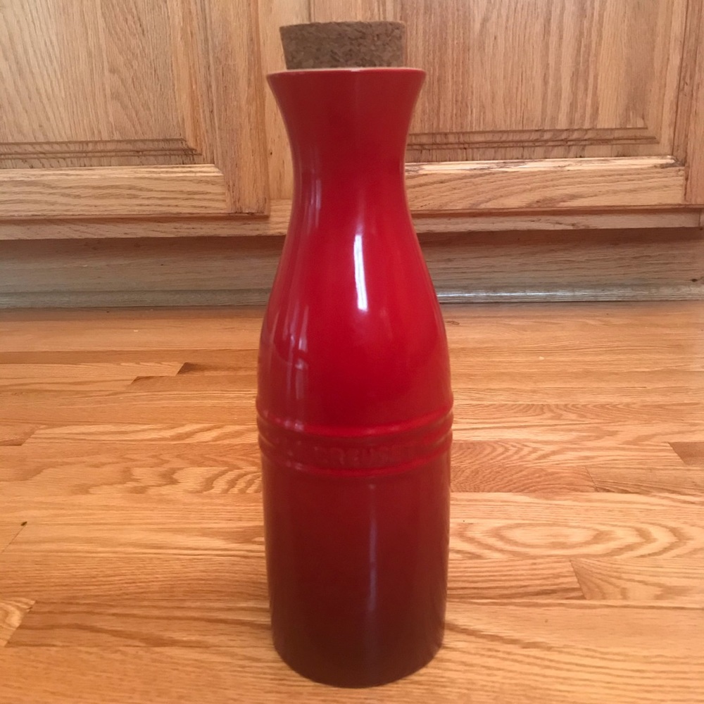 Le Creuset Stoneware Wine Carafe w/Cork - EUC